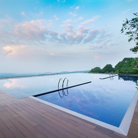 Radisson Blu Resort Дармсала Экстерьер фото