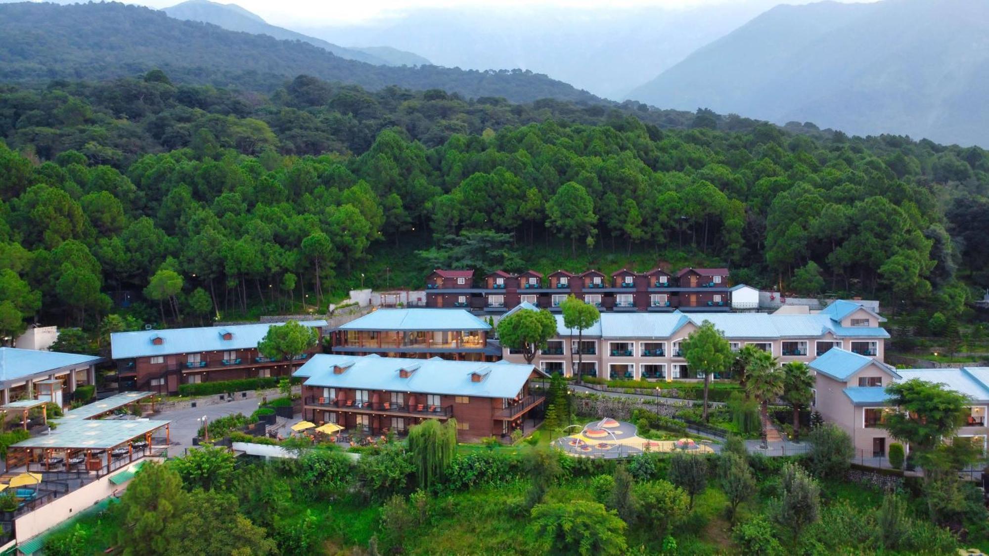 Radisson Blu Resort Дармсала Экстерьер фото